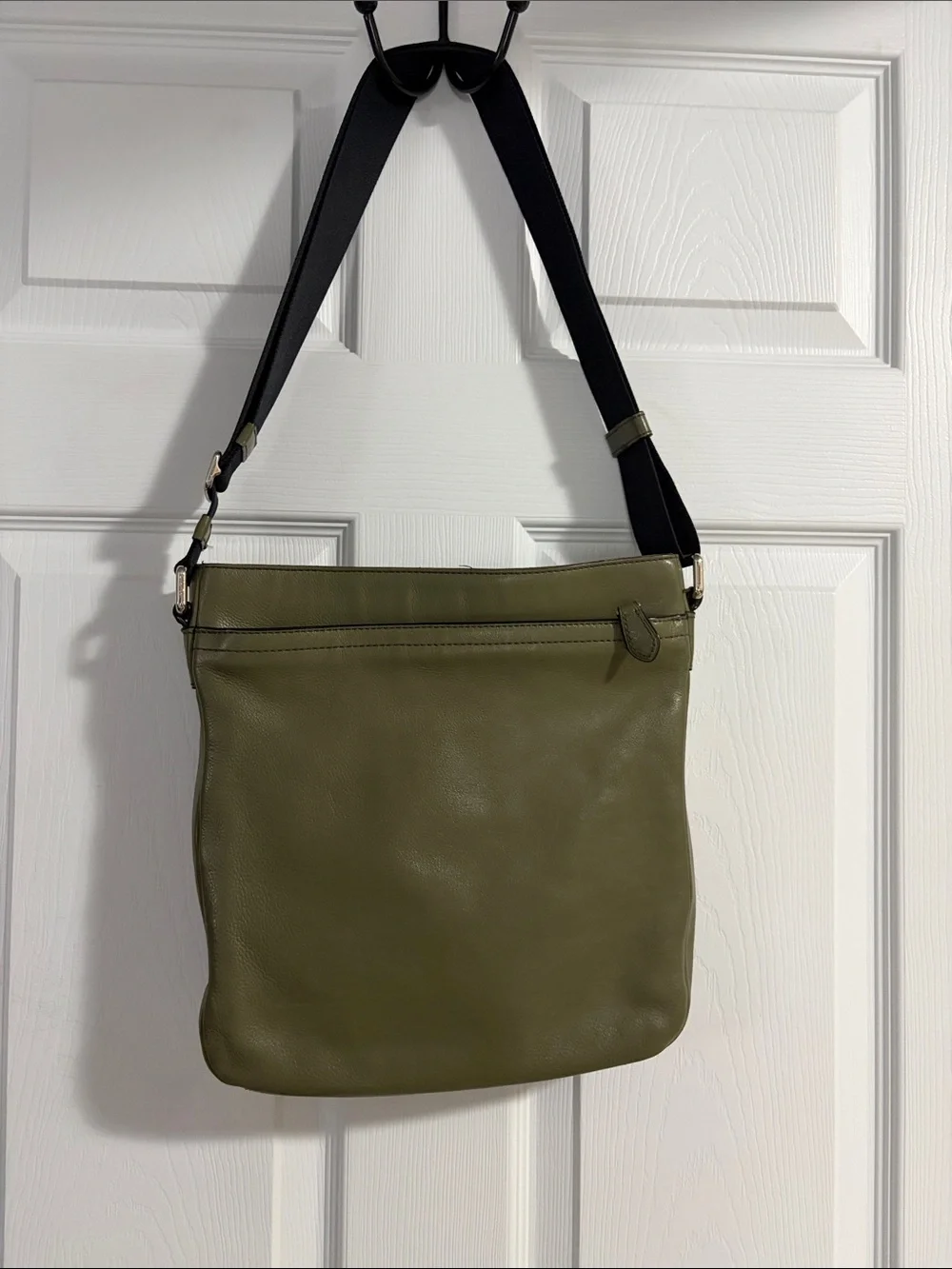Coach f71745. Mens Olive Green Crossbody Sling Bag - Minimal Leather Design